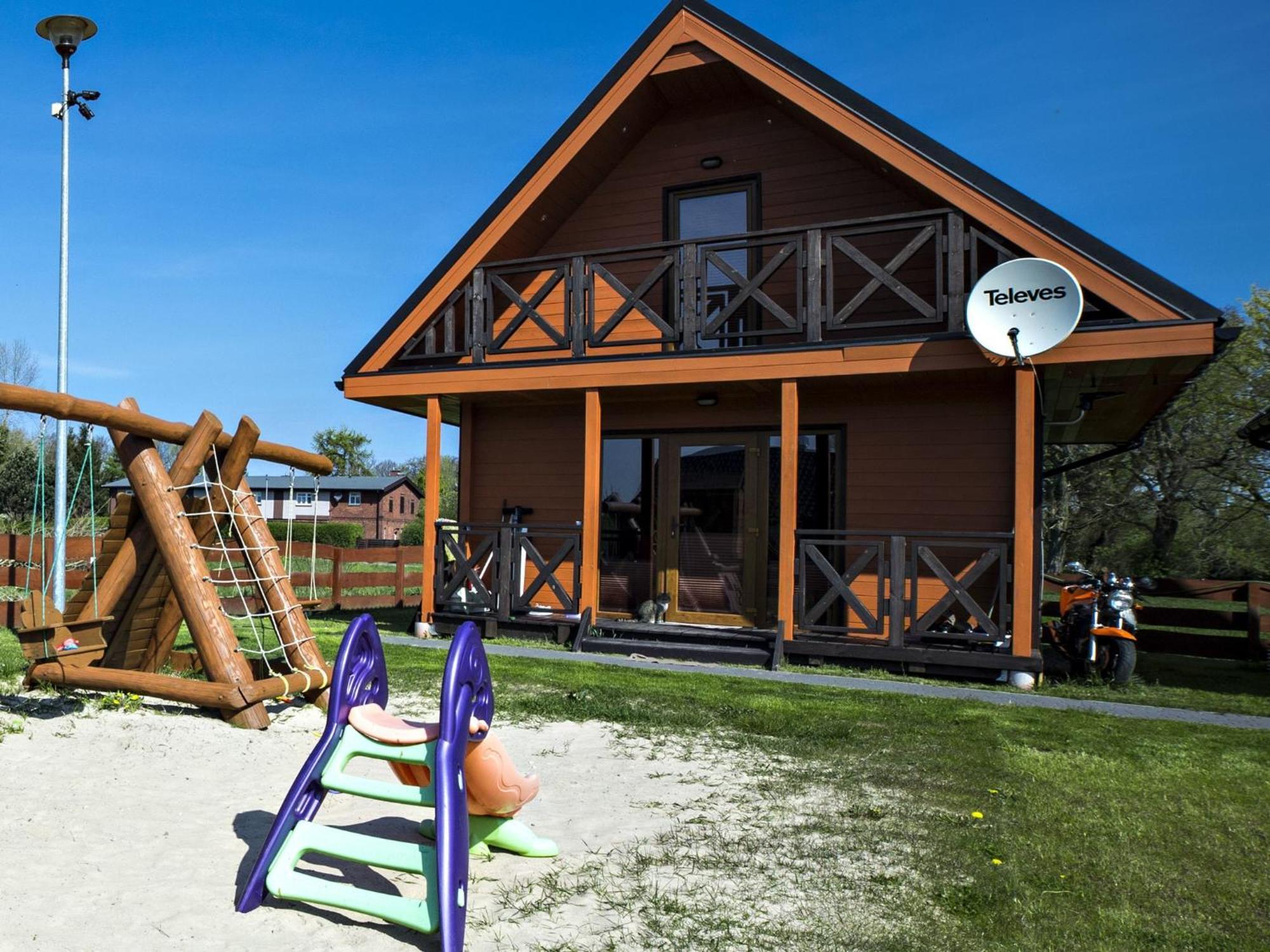 Sea View Holiday Home In Mielno With Balcony Екстериор снимка